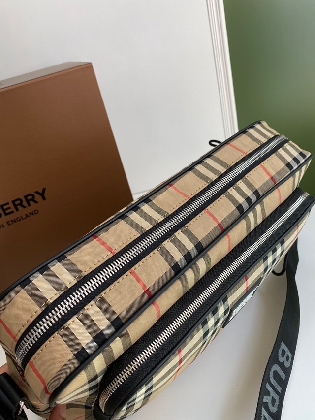 버버리 BURBERRY 남성 메신저백 BB0634