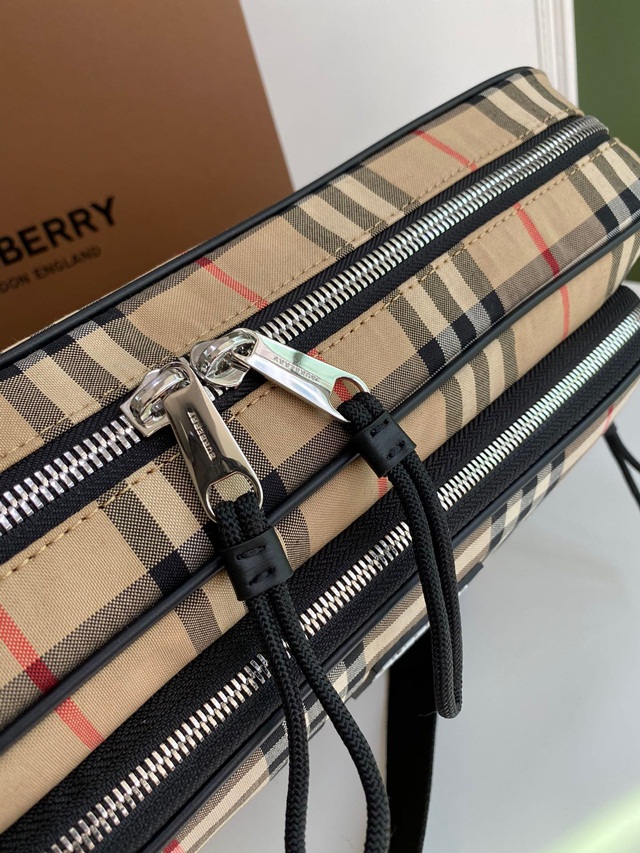 버버리 BURBERRY 남성 메신저백 BB0634