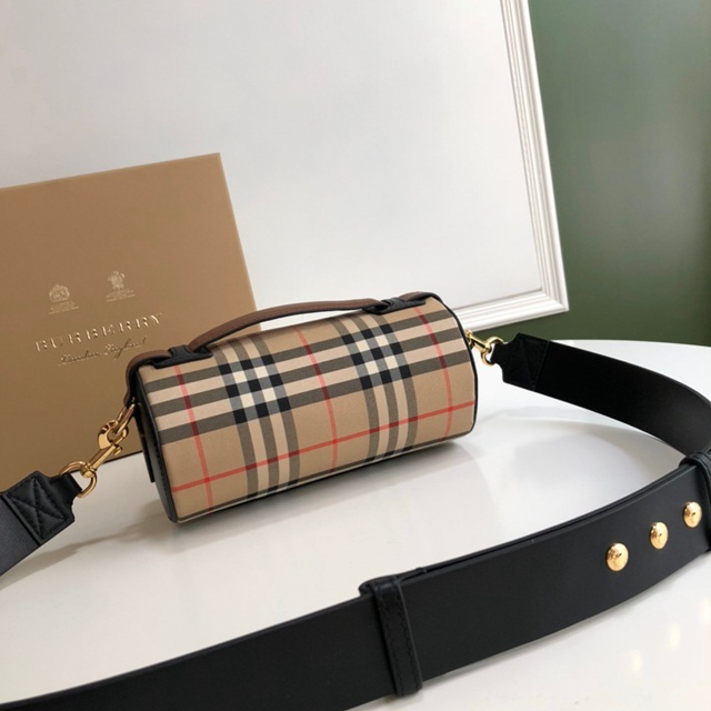 버버리 BURBERRY 배럴백 BB0690