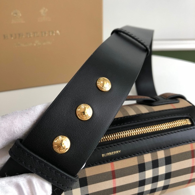 버버리 BURBERRY 배럴백 BB0690