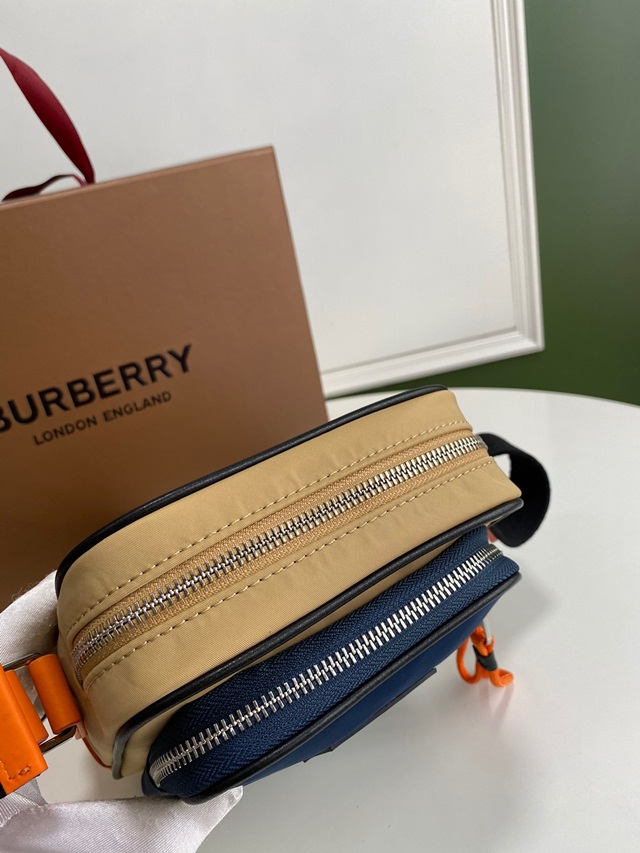 버버리 BURBERRY 크로스 바디백 BB0676