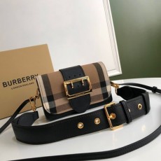 버버리 BURBERRY 크로스 바디백 BB0688