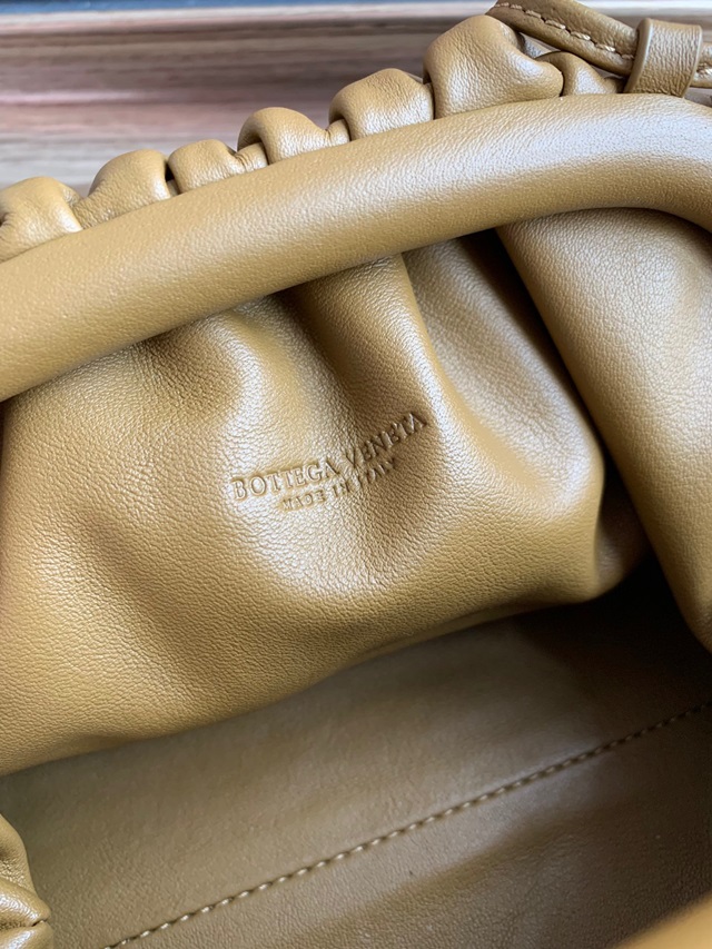 보테가 BOTTEGA VENETA 미니 파우치백 BO0555