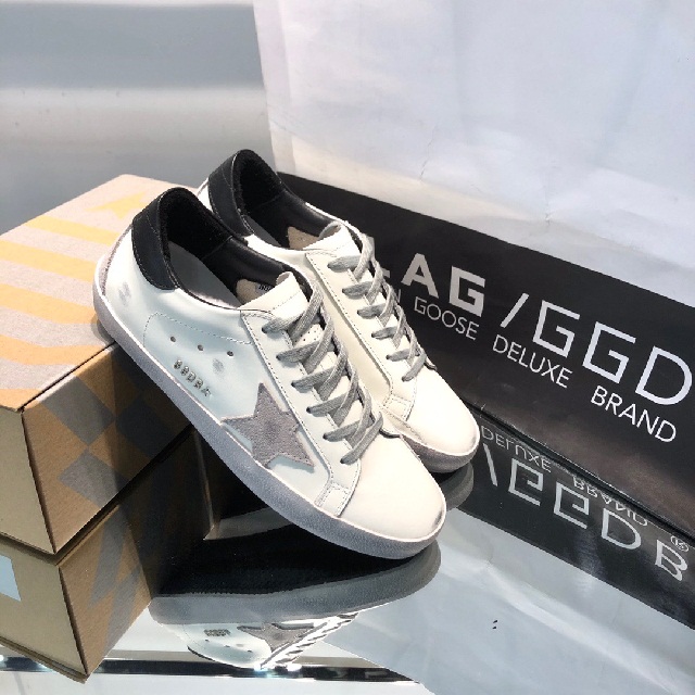 골든구스 GOLDEN GOOSE 남여공용 스니커즈 GD0404