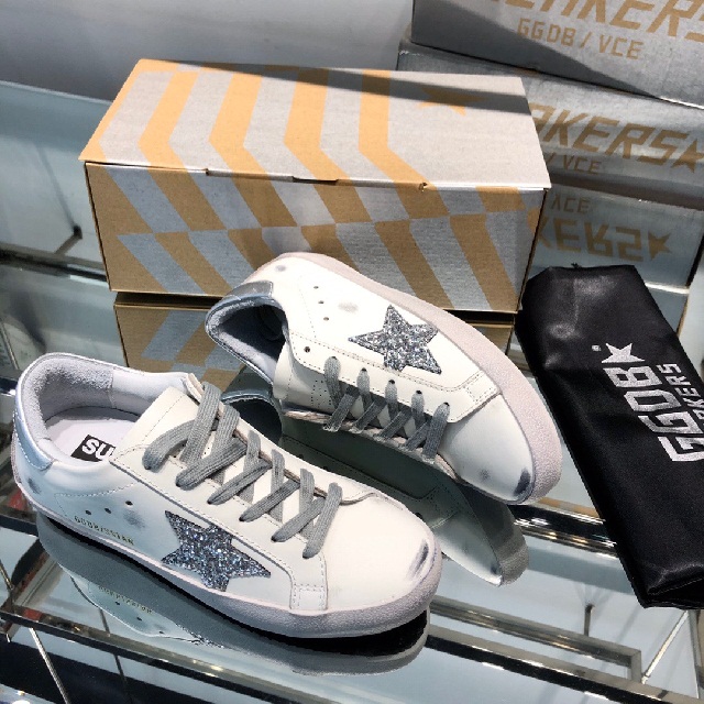 골든구스 GOLDEN GOOSE 남여공용 스니커즈 GD0413