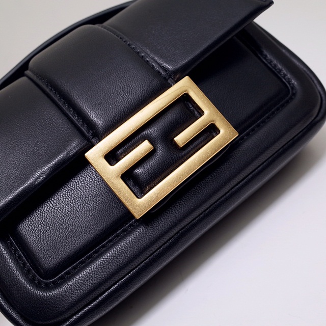 펜디 FENDI 바게트 미니 FD0609