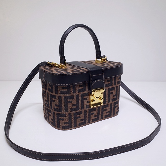 펜디 FENDI 박스 백 FD0628