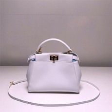 펜디 FENDI 아이코닉 피카부 미니백 FD0667