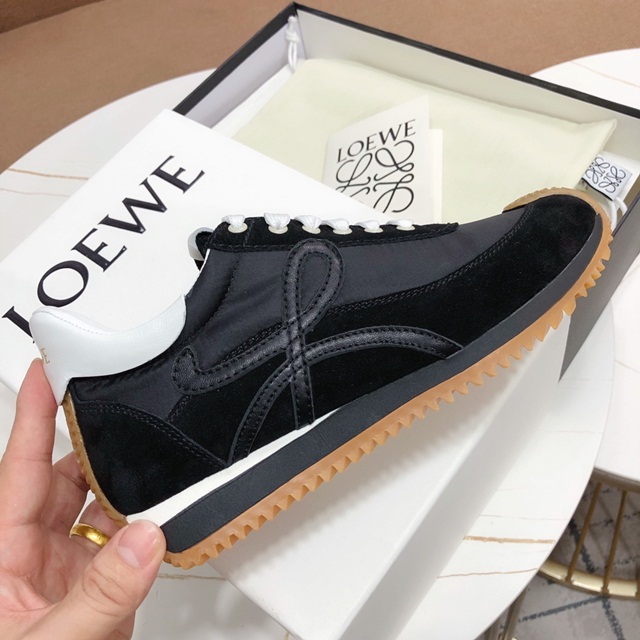 로에베 LOEWE 여성 스니커즈 LW051