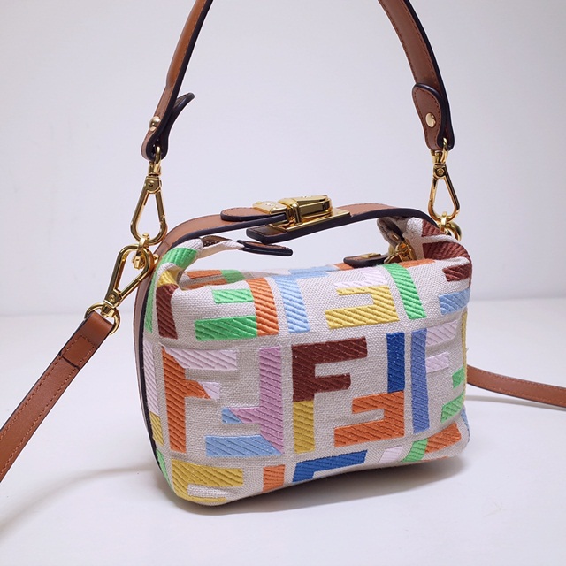 펜디 FENDI 숄더백 FD0688