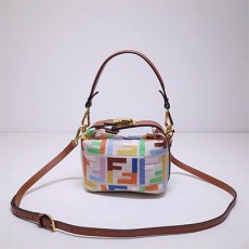 펜디 FENDI 숄더백 FD0688