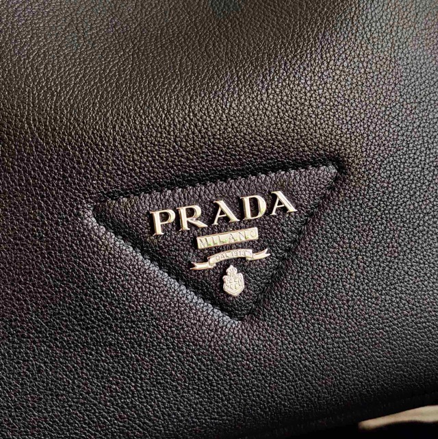 프라다 PRADA 1BG339 다이노 소프트 토트백 PD0567