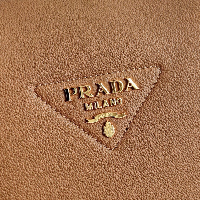 프라다 PRADA 1BC145 스몰 가죽 토트백 PD0563