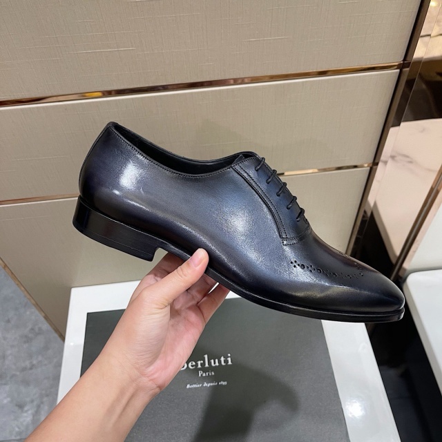 벨루티 Berluti Alessandro Galet 남성 윙팁 B0100