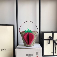 구찌 GUCCI GG 3D 스트로베리 버킷백 630591 GU01601