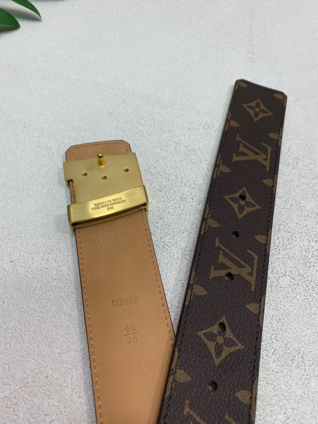 루이비통 LOUIS VUITTON 남성 벨트 LV0426