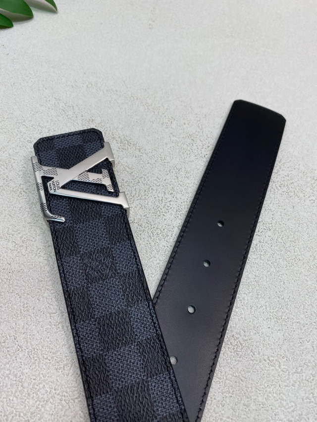 루이비통 LOUIS VUITTON 남성 벨트 LV0429