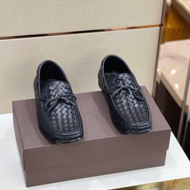 보테가 BOTTEGA VENETA 남성 가죽 로퍼 BV0526