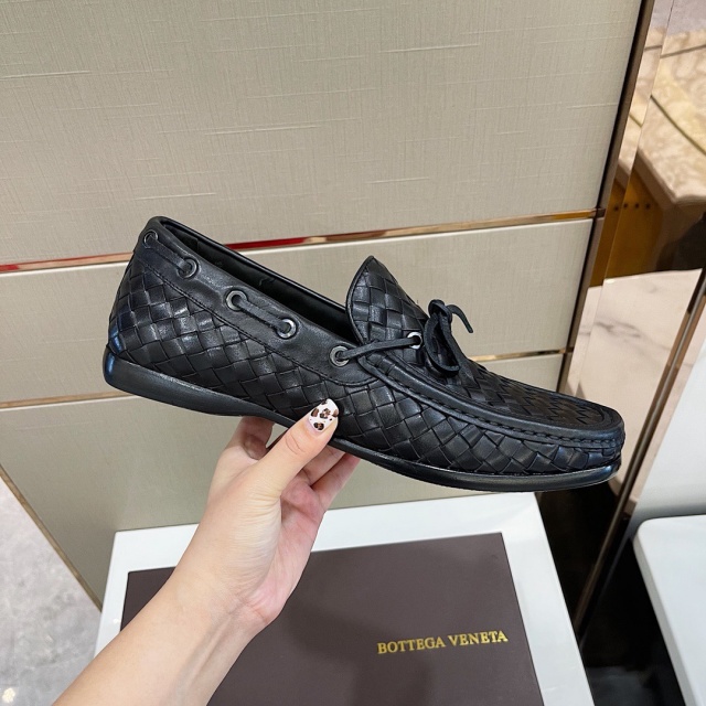 보테가 BOTTEGA VENETA 남성 가죽 로퍼 BV0526