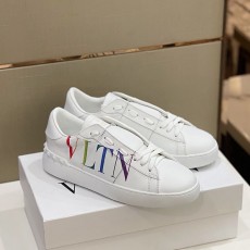 발렌티노 VALENTINO 남여공용 프린트 디테일 오픈 스니커즈 VN0919