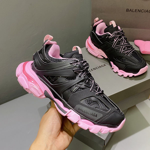 발렌시아가 Balenciaga 남여공용 트랙 3.0 스니커즈 BG0611