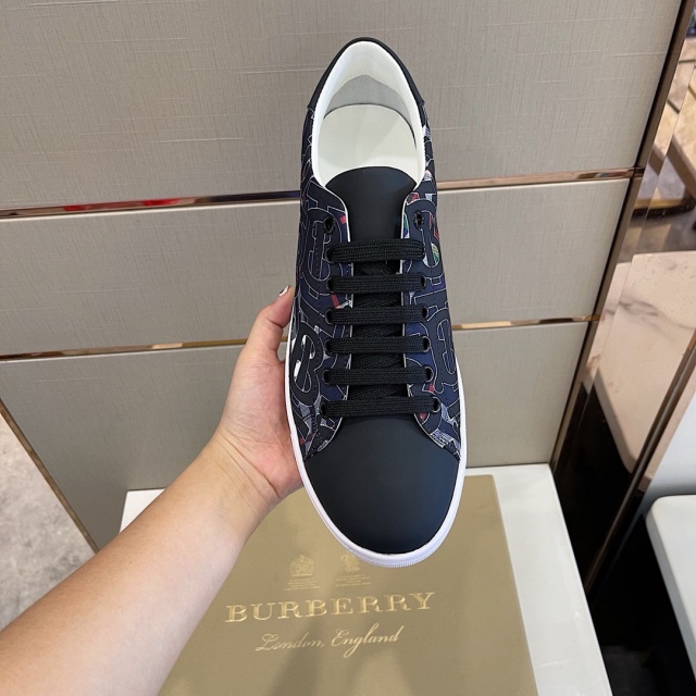 버버리 BURBERRY 남성 빈티지 스니커즈 BB249