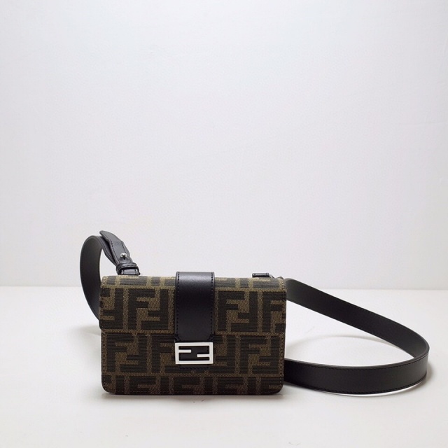 펜디 FENDI 여성 바게트백  FD0738