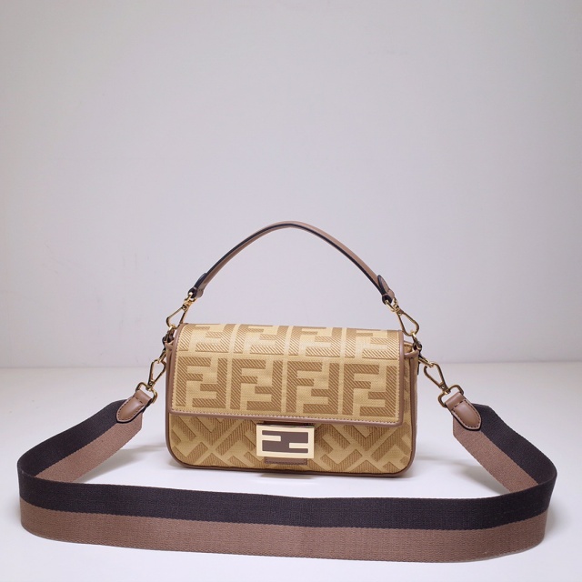 펜디 FENDI 여성 바게트백  FD0718