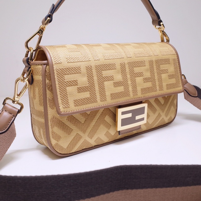 펜디 FENDI 여성 바게트백  FD0718