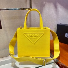 프라다 PRADA 엠보싱 로고 토트백 1BG382 PD0607