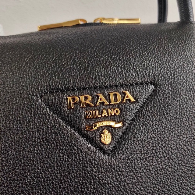 프라다 PRADA 레터링 로고 토트백 1BC145 PD0659