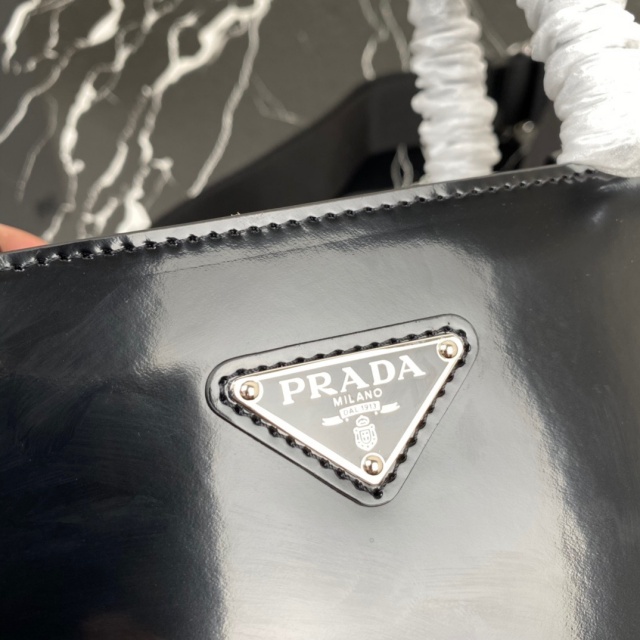 프라다 PRADA 브러시드 포켓 토트백 1BA320 PD0650