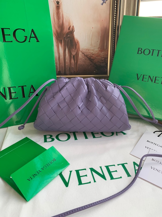 보테가 BOTTEGA VENETA 인트레치아토 만두백 BO0604