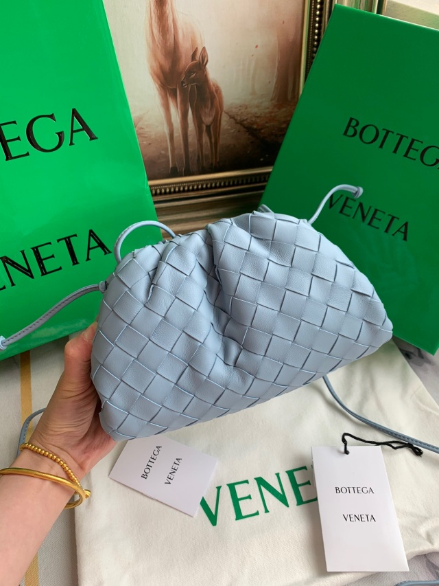 보테가 BOTTEGA VENETA 인트레치아토 만두백 BO0609