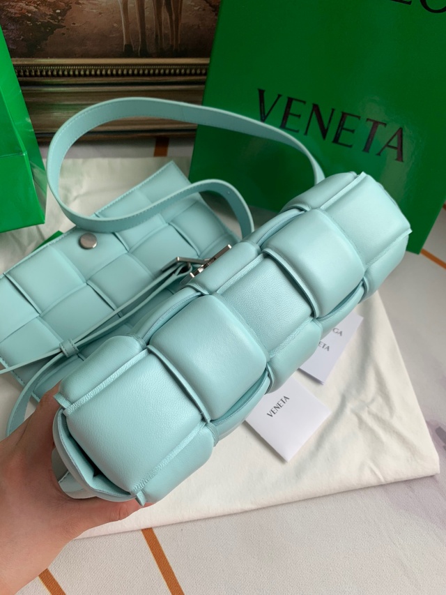 보테가 BOTTEGA VENETA  패딩 카세트백 BO0626