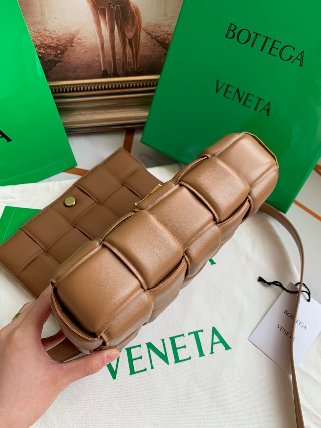 보테가 BOTTEGA VENETA  패딩 카세트백 BO0642