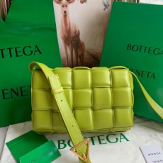 보테가 BOTTEGA VENETA  패딩 카세트백 BO0630