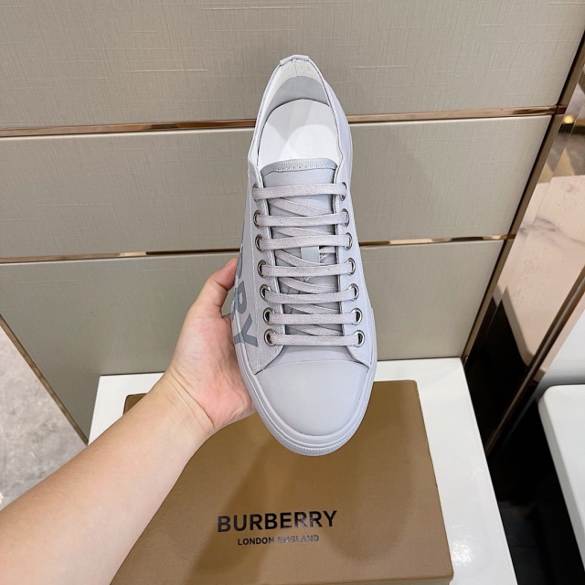 버버리 BURBERRY 남성 스니커즈 BB266