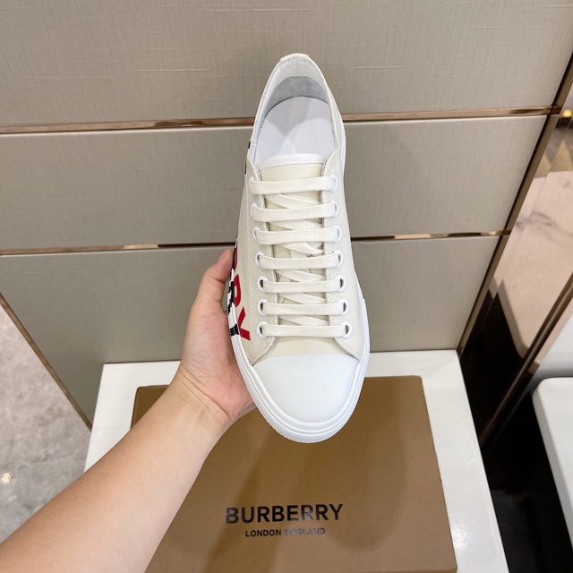 버버리 BURBERRY 남성 스니커즈 BB269