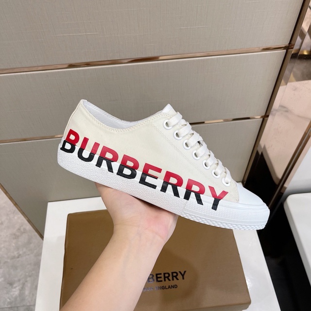 버버리 BURBERRY 남성 스니커즈 BB269