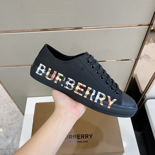 버버리 BURBERRY 남성 스니커즈 BB270