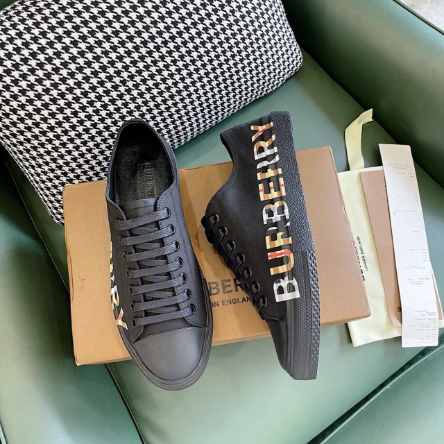 버버리 BURBERRY 남성 스니커즈 BB270