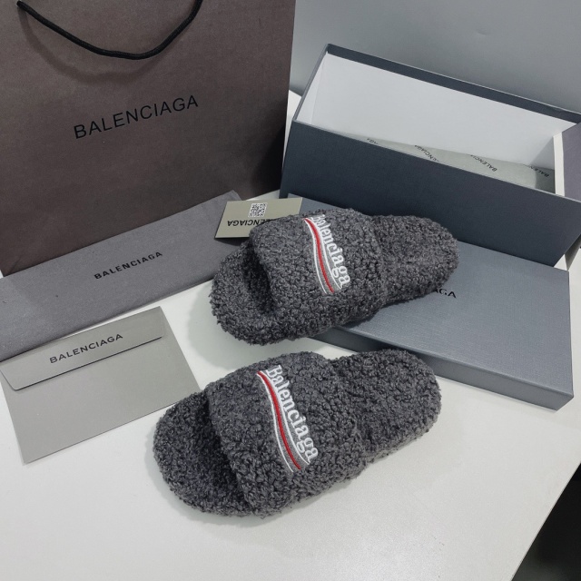 발렌시아가 Balenciaga 여성 퍼 슬리퍼 BG0621