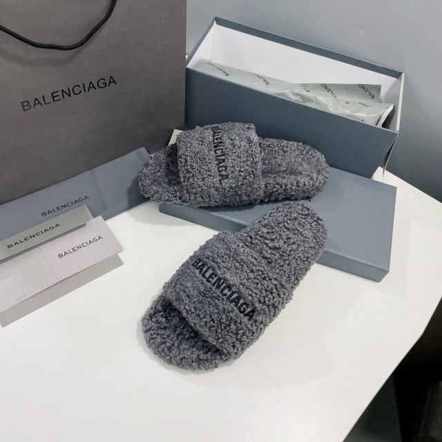 발렌시아가 Balenciaga 여성 퍼 슬리퍼 BG0626