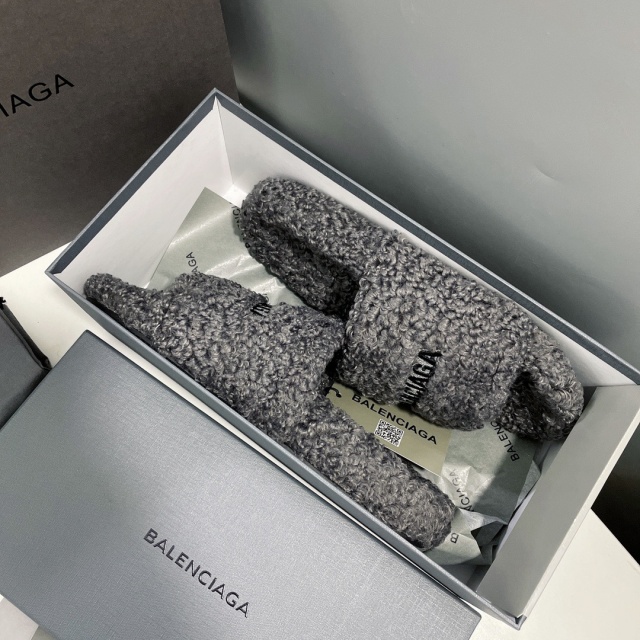 발렌시아가 Balenciaga 여성 퍼 슬리퍼 BG0626