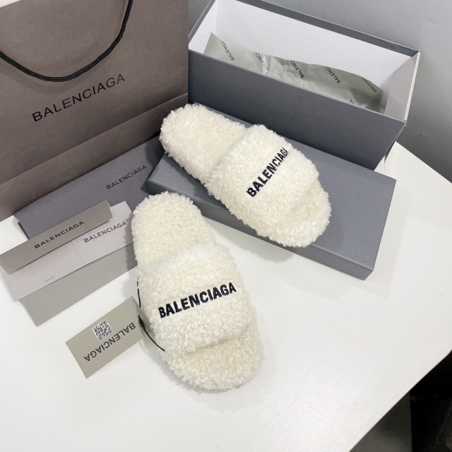 발렌시아가 Balenciaga 여성 퍼 슬리퍼 BG0627