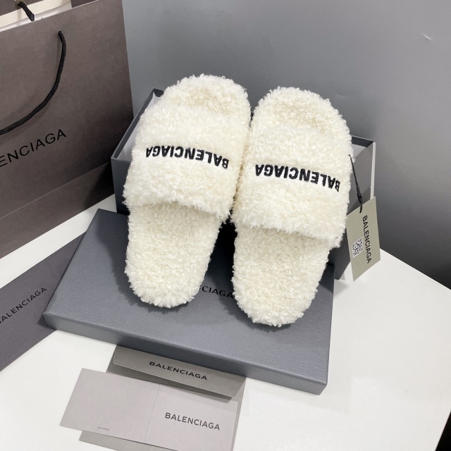 발렌시아가 Balenciaga 여성 퍼 슬리퍼 BG0627