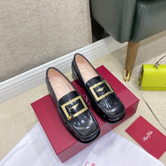 로저비비에 ROGER VIVIER 여성 로퍼 RV121