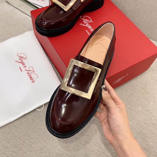 로저비비에 ROGER VIVIER 여성 로퍼 RV115