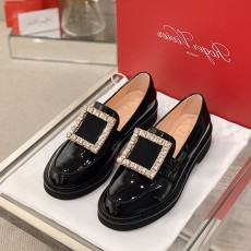 로저비비에 ROGER VIVIER 여성 로퍼 RV118